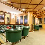 Отель Cristallo 4*