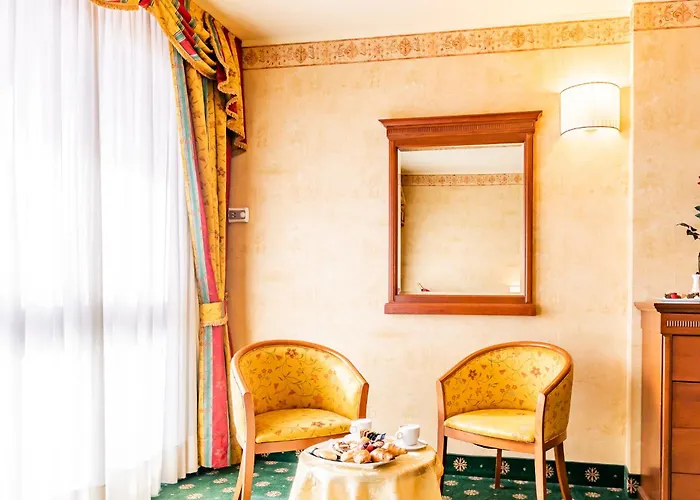 Отель Cristallo 4*