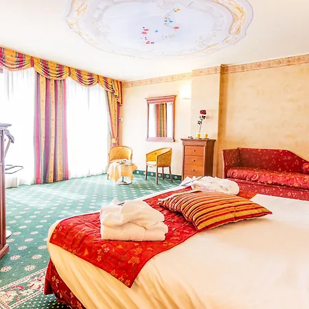 Cristallo Hotel 4*