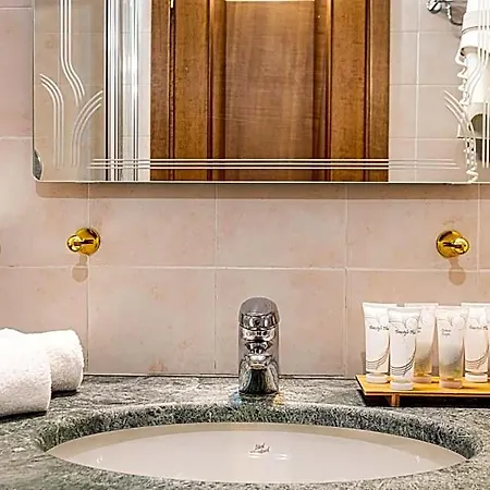Hotel Cristallo 4*