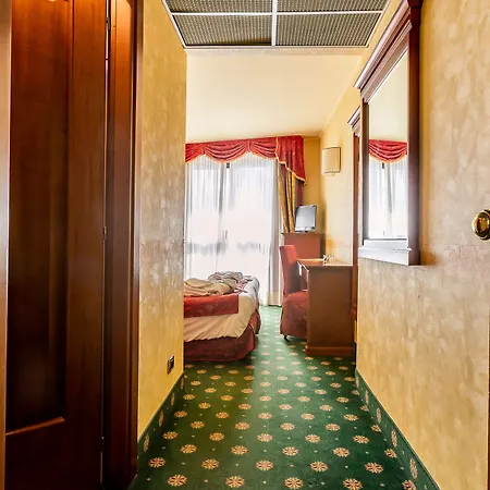 Cristallo Hotel 4*